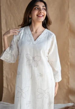 Aairah Dabu Slub Cotton Hand Embroidered Co-ord Set (Set of 2)