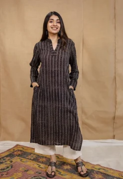 Aamani Black Ajrakh Crush Cotton Straight Kurta