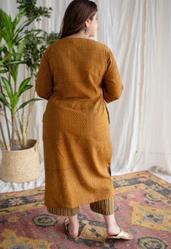 Akira Ajrakh Slub Cotton Hand Embroidered Kurta