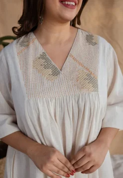 Ayira Slub Cotton Hand Embroidered Kurta