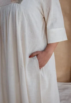 Ayira Slub Cotton Hand Embroidered Kurta