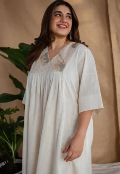 Ayira Slub Cotton Hand Embroidered Kurta