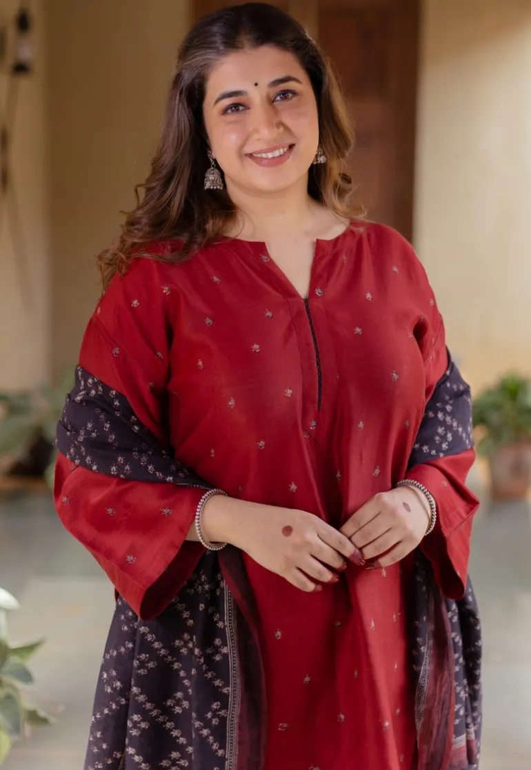 Black Floral Line Ajrakh Chanderi Silk Dupatta