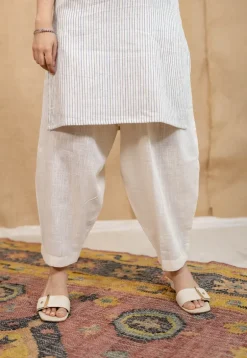 Divija Off-White Handwoven Kala Cotton Straight Kurta