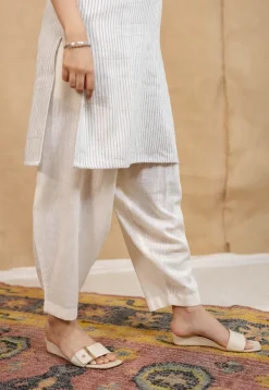 Divija Off-White Handwoven Kala Cotton Straight Kurta