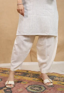 Divija Off-White Handwoven Kala Cotton Straight Kurta