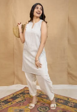 Divija Off-White Handwoven Kala Cotton Straight Kurta