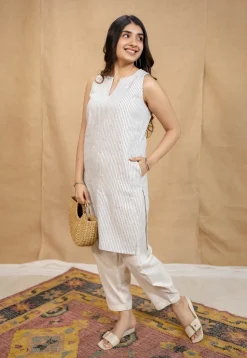 Divija Off-White Handwoven Kala Cotton Straight Kurta