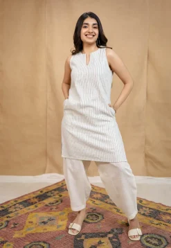 Divija Off-White Handwoven Kala Cotton Straight Kurta