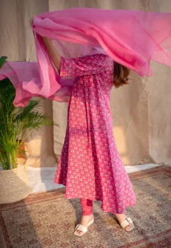 Eaira Dabu Slub Cotton Hand Embroidered Kali Kurta