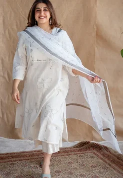 Felza Dabu Slub Cotton Hand Embroidered Kurta