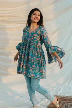 Hemanshi Sanganeri Cotton Short Top