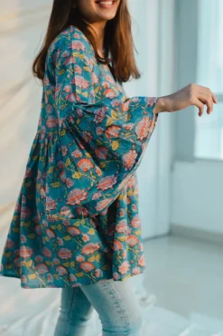 Hemanshi Sanganeri Cotton Short Top