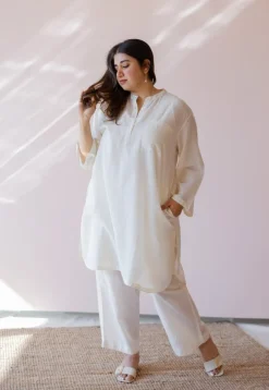 Hina Off White Solid Handloom Cotton Anti-Fit Kurta