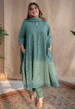 Iffah Dabu Slub Cotton Hand Embroidered Kali Kurta