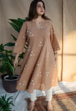 Iffath Dabu Slub Cotton Hand Embroidered Kali Kurta