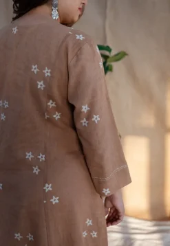 Iffath Dabu Slub Cotton Hand Embroidered Kali Kurta