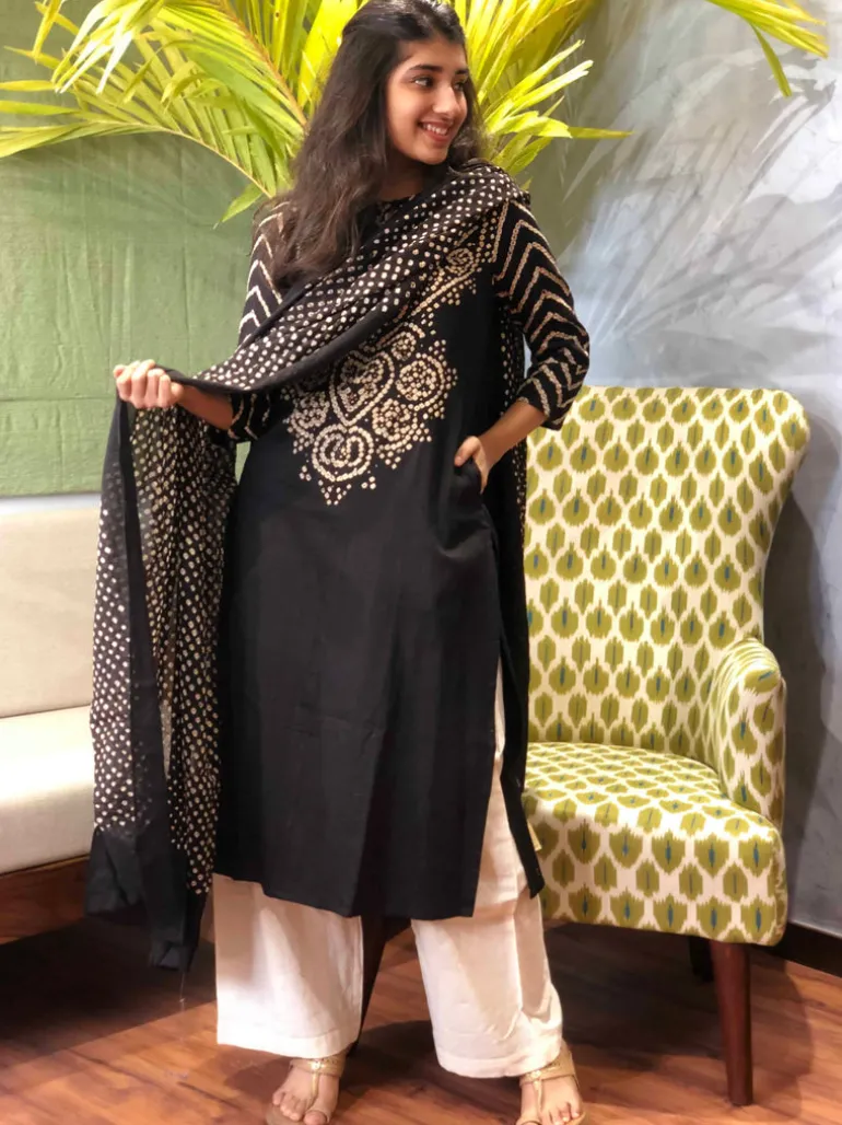 Kashvi Black Bandhej Kurta + Dupatta