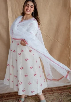 Mashia Dabu Slub Cotton Hand Embroidered Kali Kurta