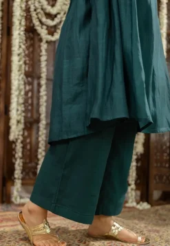 Mehar Emerald Green Chanderi Silk A Line Hand Embroidered Kurta Set (Set of 3)