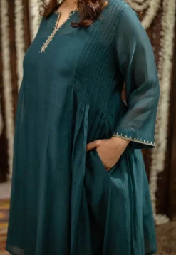 Mehar Emerald Green Chanderi Silk A Line Hand Embroidered Kurta Set (Set of 3)