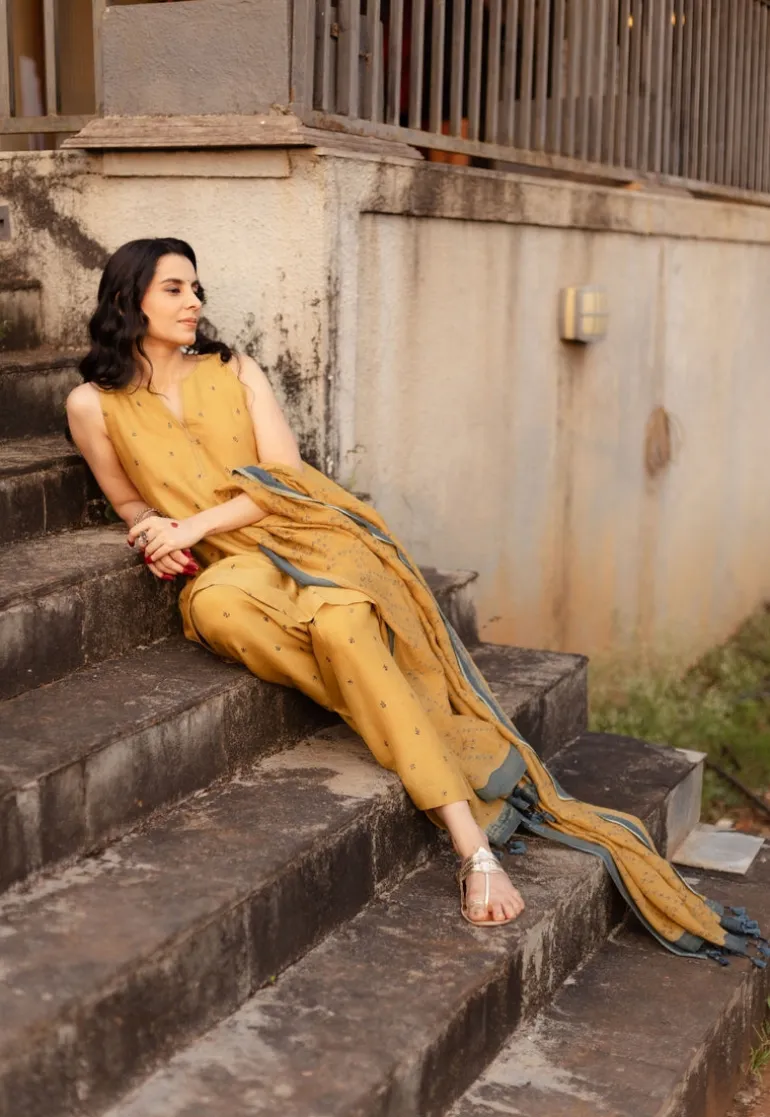 Mustard Floral Line Ajrakh Chanderi Silk Dupatta
