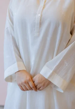 Naina Off White Jamdani Handloom Cotton Anti-Fit Kurta