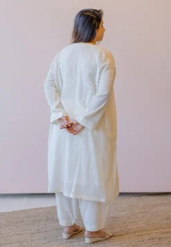 Naina Off White Jamdani Handloom Cotton Anti-Fit Kurta