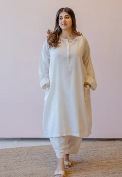 Naina Off White Jamdani Handloom Cotton Anti-Fit Kurta