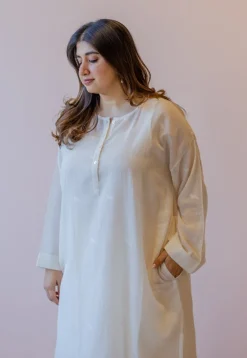 Naina Off White Jamdani Handloom Cotton Anti-Fit Kurta