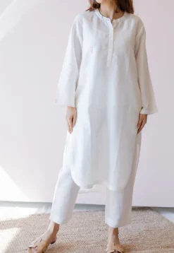 Poonam White Solid Handloom Cotton Anti-Fit Kurta
