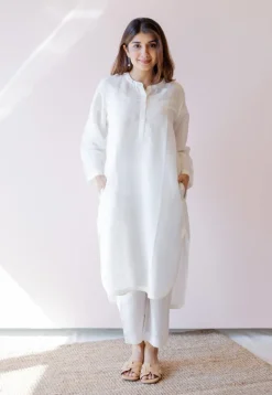 Poonam White Solid Handloom Cotton Anti-Fit Kurta