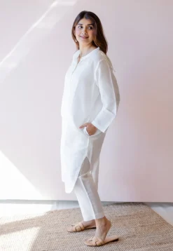 Poonam White Solid Handloom Cotton Anti-Fit Kurta