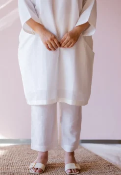 Prerna White Solid Handloom Cotton Linen Anti-Fit Kurta