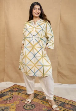 Raiha White Clamp Dyed Linen Cotton Loose Kurta