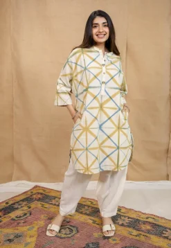 Raiha White Clamp Dyed Linen Cotton Loose Kurta