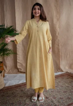 Safira Dabu Slub Cotton Hand Embroidered Kurta