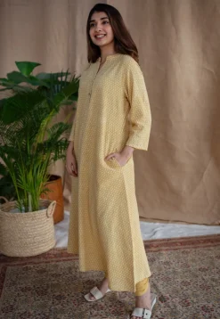 Safira Dabu Slub Cotton Hand Embroidered Kurta