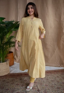 Safira Dabu Slub Cotton Hand Embroidered Kurta