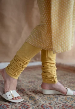 Safira Dabu Slub Cotton Hand Embroidered Kurta