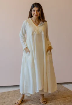 Sana Off White Solid Handloom Cotton Anti-Fit Kurta