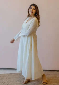 Sana Off White Solid Handloom Cotton Anti-Fit Kurta