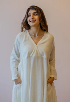 Sana Off White Solid Handloom Cotton Anti-Fit Kurta
