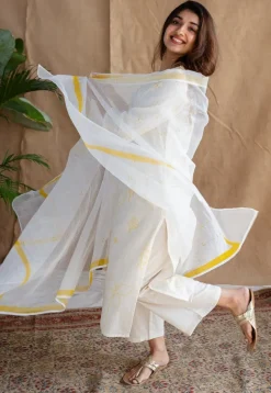 Seira Dabu Slub Cotton Hand Embroidered Kurta