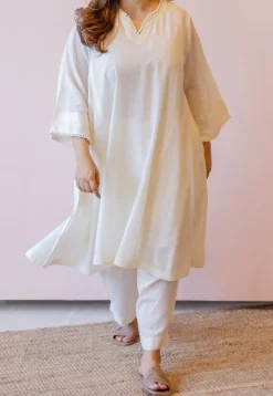 Soha Off White Solid Handloom Cotton Anti-Fit Kurta