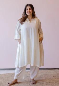Soha Off White Solid Handloom Cotton Anti-Fit Kurta