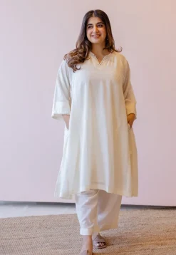 Soha Off White Solid Handloom Cotton Anti-Fit Kurta