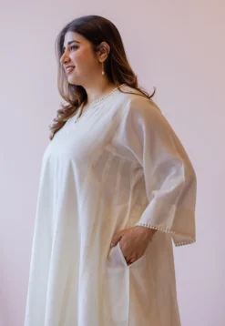 Soha Off White Solid Handloom Cotton Anti-Fit Kurta