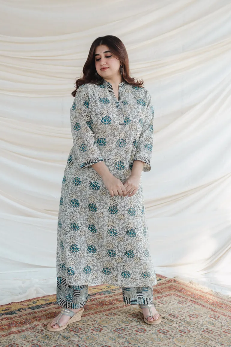 Tishna White Ajrakh Cotton Straight Kurta