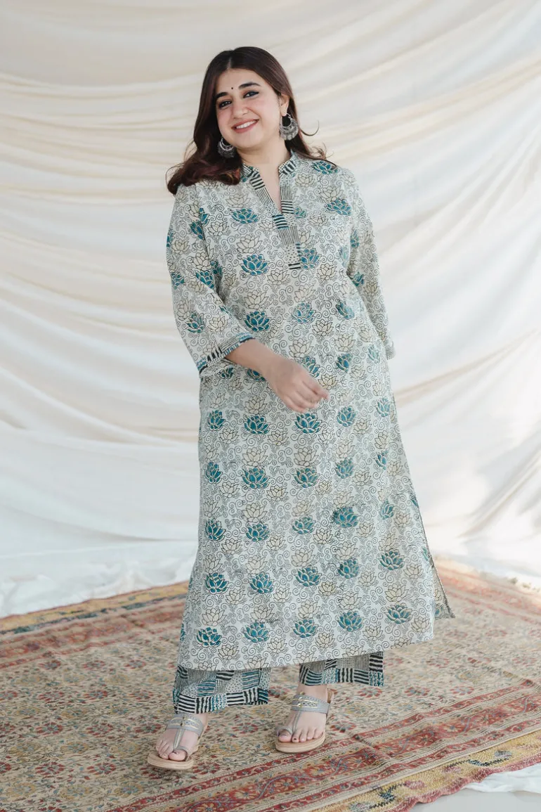 Tishna White Ajrakh Cotton Straight Kurta